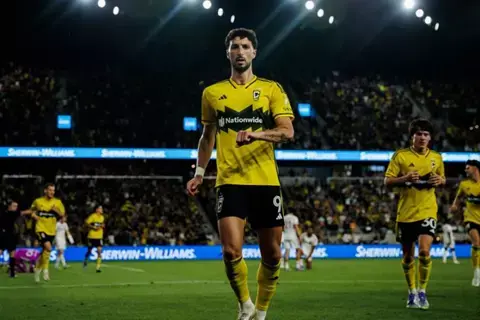 جاكوب كروجر: يرد علي حقيقة إمكانية عودة وسام أبو علي إلى الأهلي