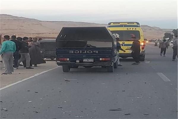 إصابة 4 أشخاص في حادث تصادم 3 سيارات بطريق الإسماعيلية السويس