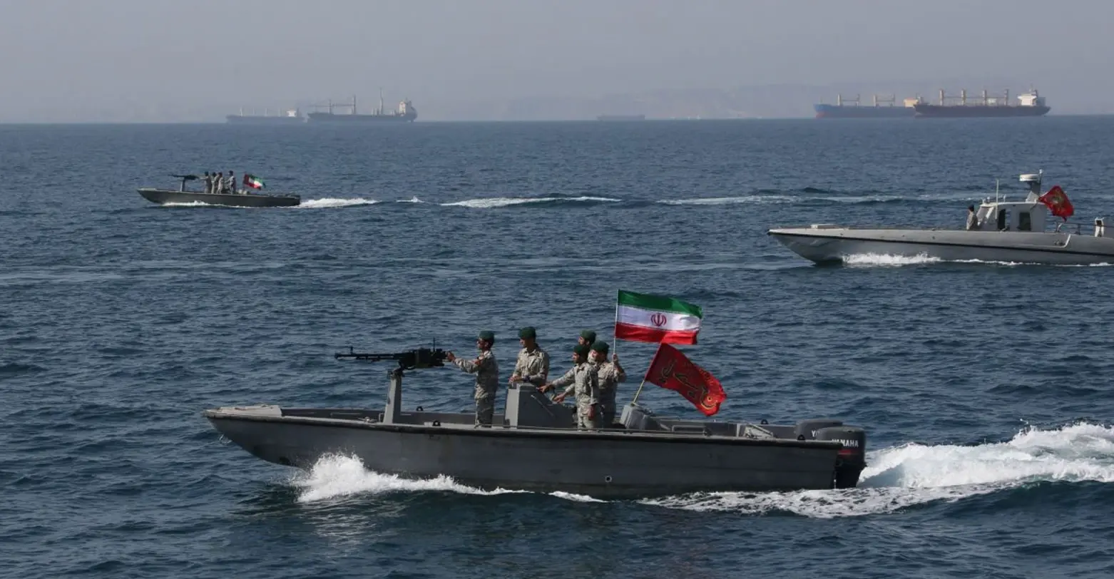 ايران غلق مضيق هرمز من جهة بحر العرب، مهدداً بالتحرك عسكرياً