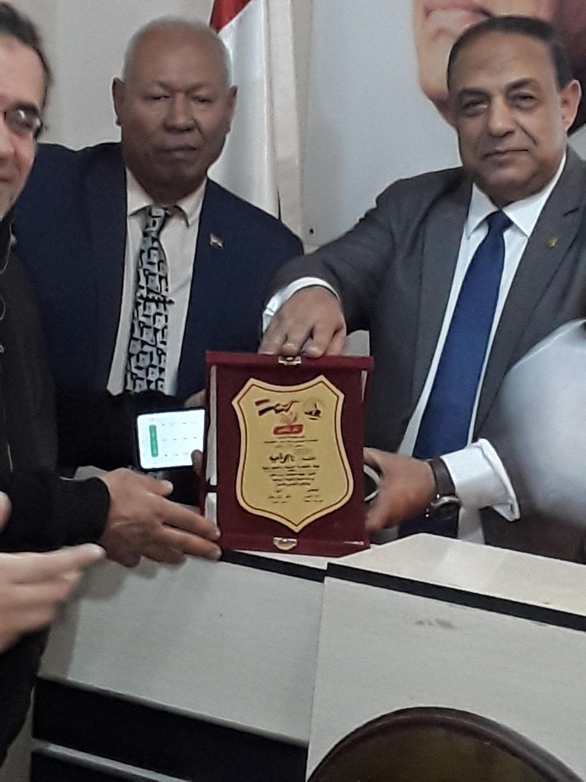 الحملة الوطنية لدعم الرئيس للإعلام السياسي خطه العمل المستقبليه للتوعيه والتثقيف باستخدام وسائل التواصل الإجتماعى