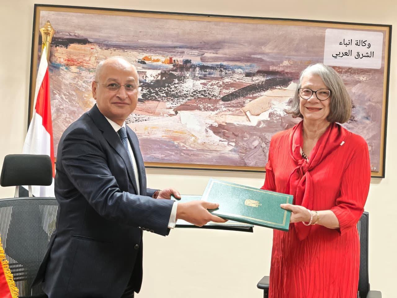 جلسة مباحثات بين مساعد وزير الخارجية لحقوق الإنسان والمسائل الاجتماعية والإنسانية الدولية ورئيسة الاتحاد الدولي لجمعيات الصليب والهلال الأحمر