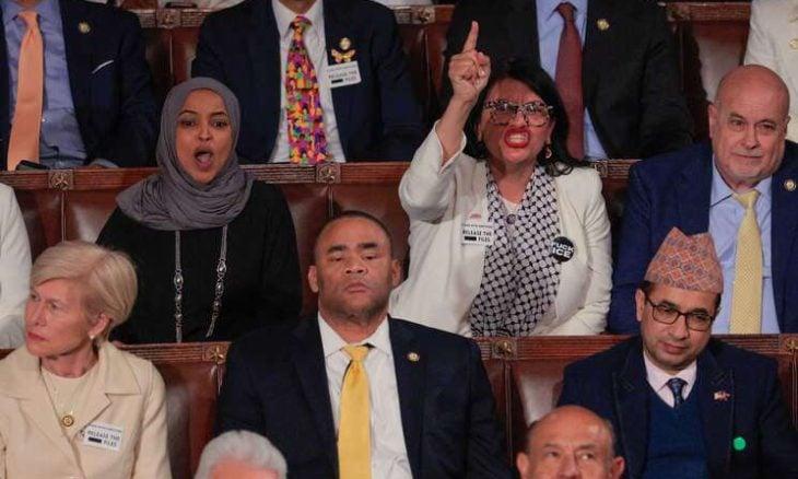 إلهان عمر تستنكر اعتقال لها خلال خطاب ترامب في الكونغرس بعد وقوفها احتجاجًا