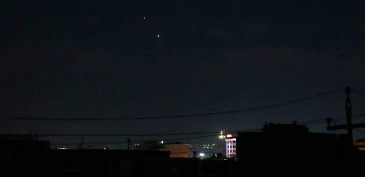 سقوط طائرة مسيّرة، على منزل في حي كاريزان بمدينة أربيل،