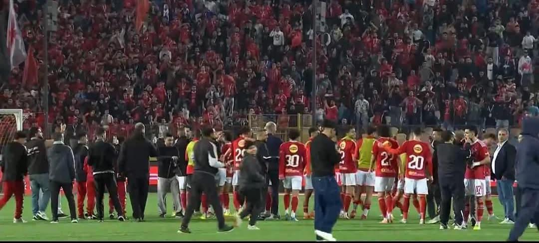 الاهلي يخطف فوزًا قاتلًا على حساب سموحة بهدفين لهدف