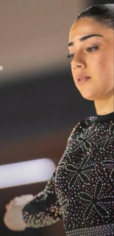 لاعبة الجمباز الفرنسية جنى لعروي، تغيير جنسيتها الرياضية لتمثيل بلدها الأصلي الجزائر