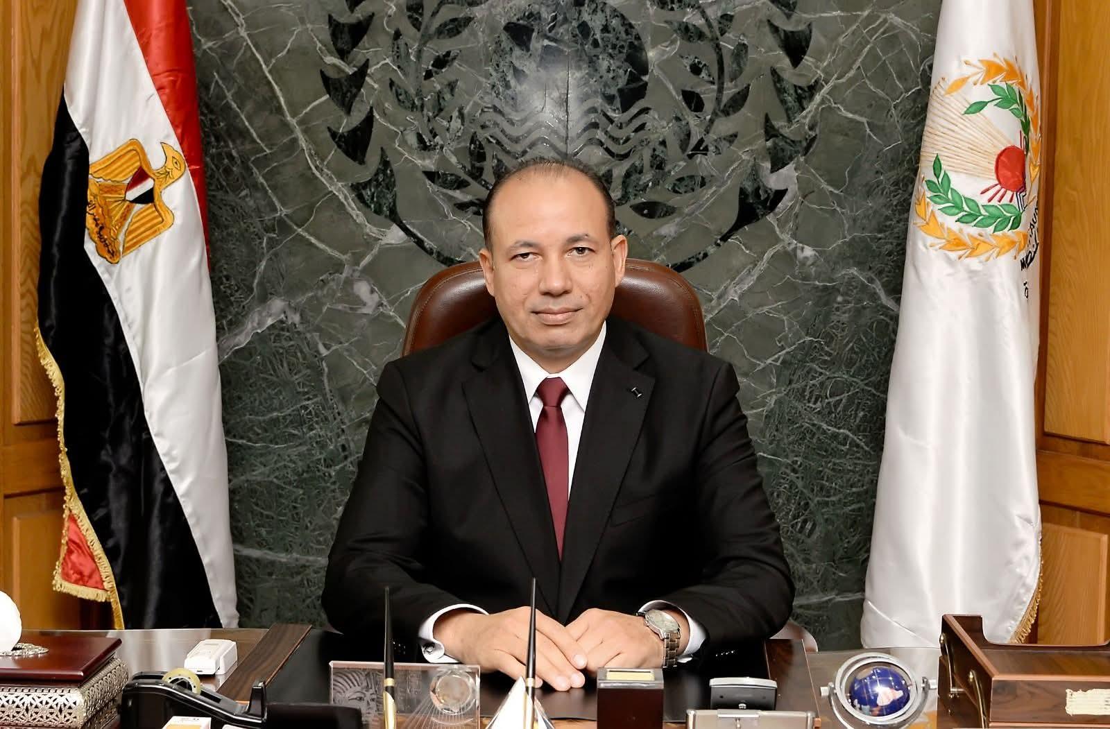 رئيس جامعة المنصورة يهنئ الأخوة الأقباط بعيد القيامة المجيد