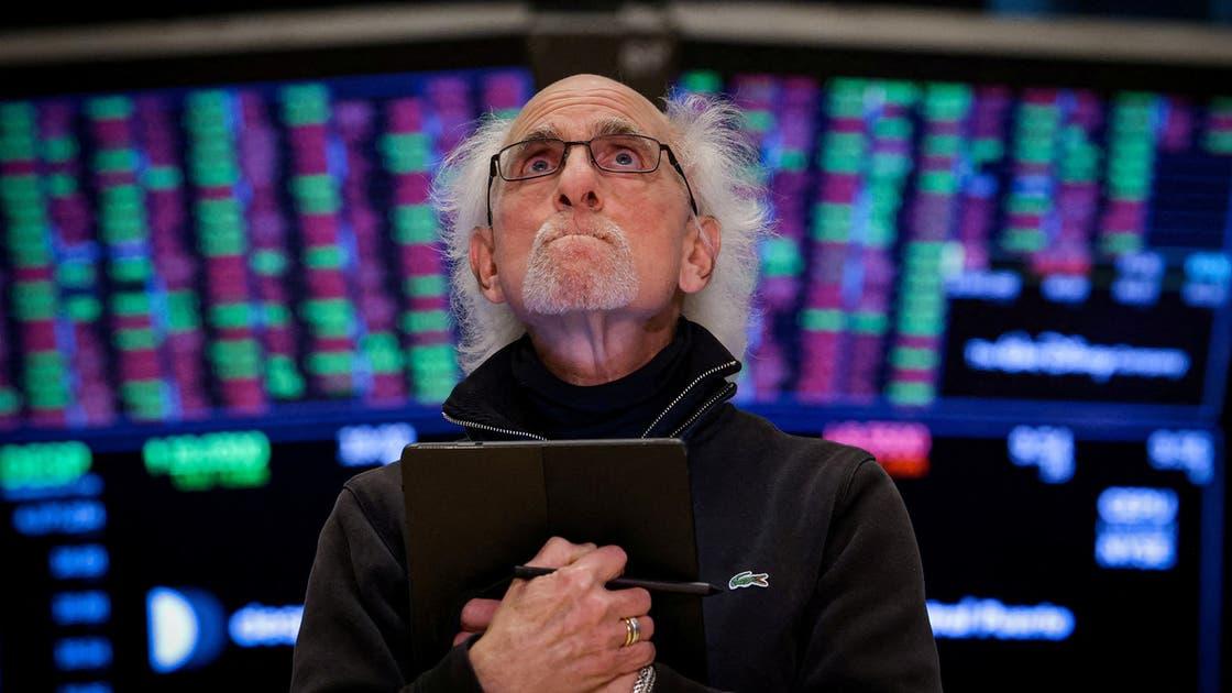 المؤشرات الرئيسية لوول ستريت يتراجع مع تزايد مخاوف المستثمرين من الذكاء الاصطناعي