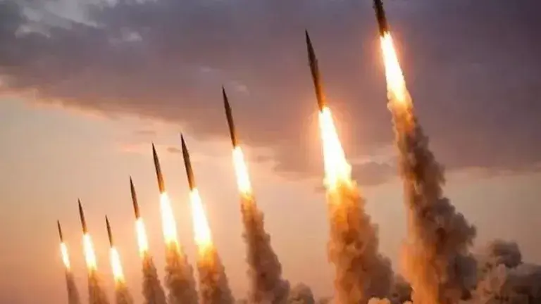 إيران تطلق الموجة 67 من وعد صادق 4