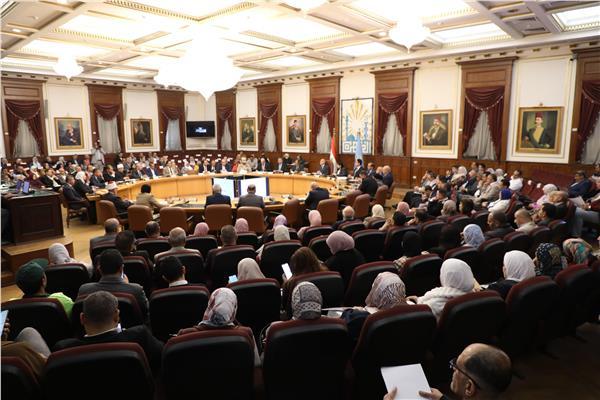 محافظ القاهرة يقرر تغيير أسماء بعض شوارع العاصمة