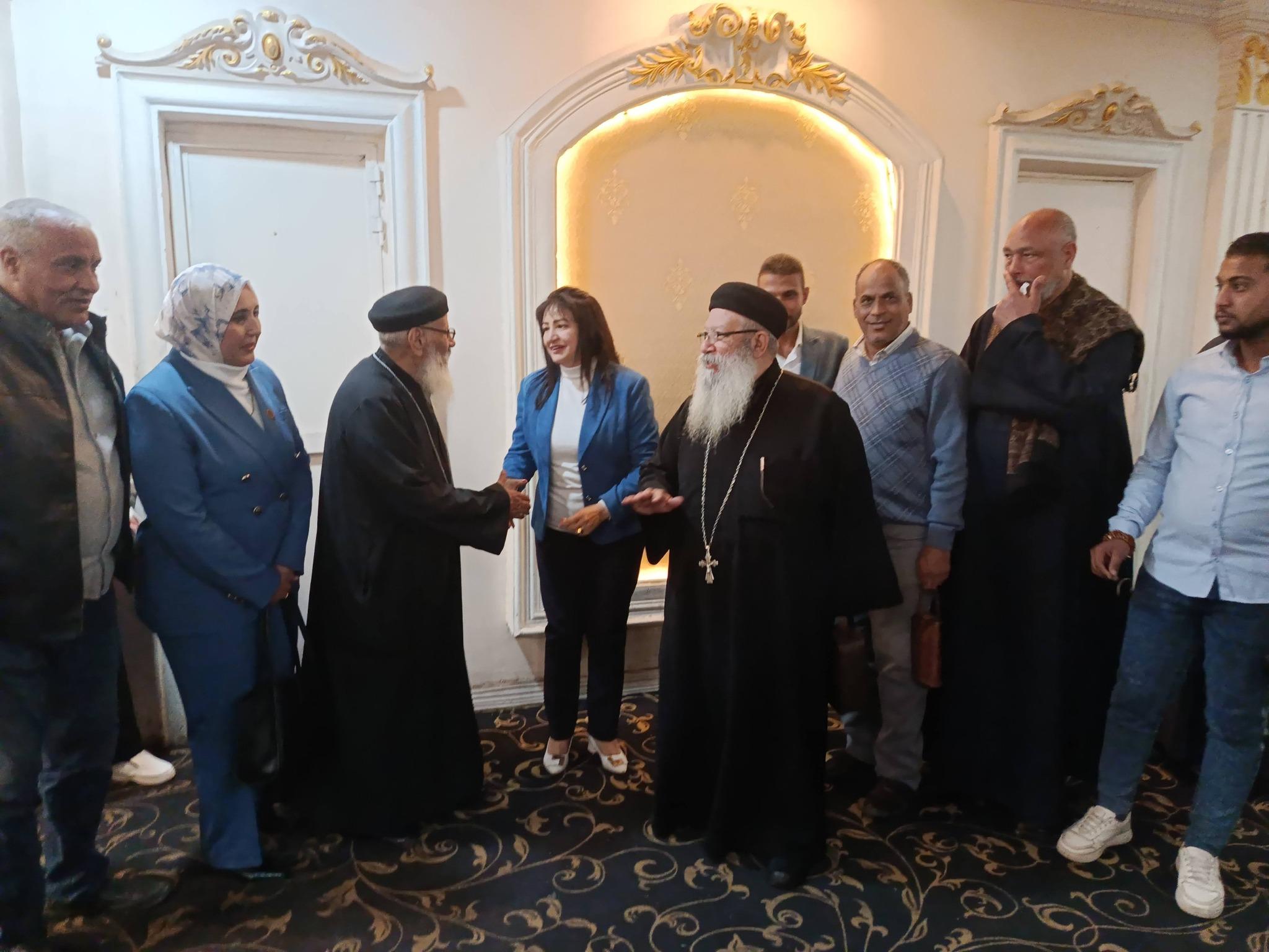 نظمت اليوم جمعيه انا مصري للتنميه والتدريب بقنا حفل كبير تحت مسمي حفله شاى للاحتفال بعيد الميلاد المجيد بقاعه صن رايز بقنا