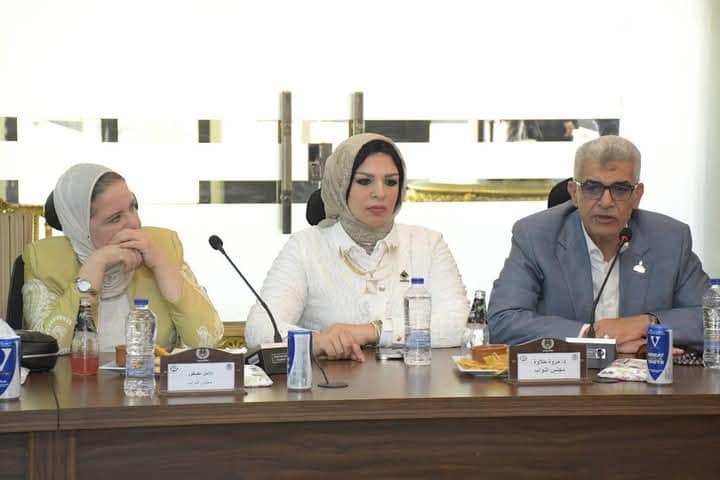 وزير التخطيط يصدق على صرف 200 مليون جنيه لدعم مشروع استاد النادى المصرى و أبوليمون صرف 100 مليون جنيه بصفة عاجلة