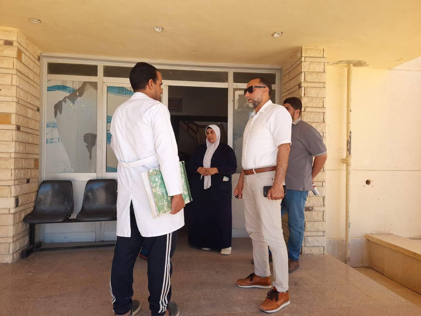"وكيل الصحة» بشمال سيناء يواصل جولاته الميدانية في وسط سيناء بتفقد وحدات طب الأسرة بالمنجم والجفجافة للاطمئنان على انتظام الخدمات.