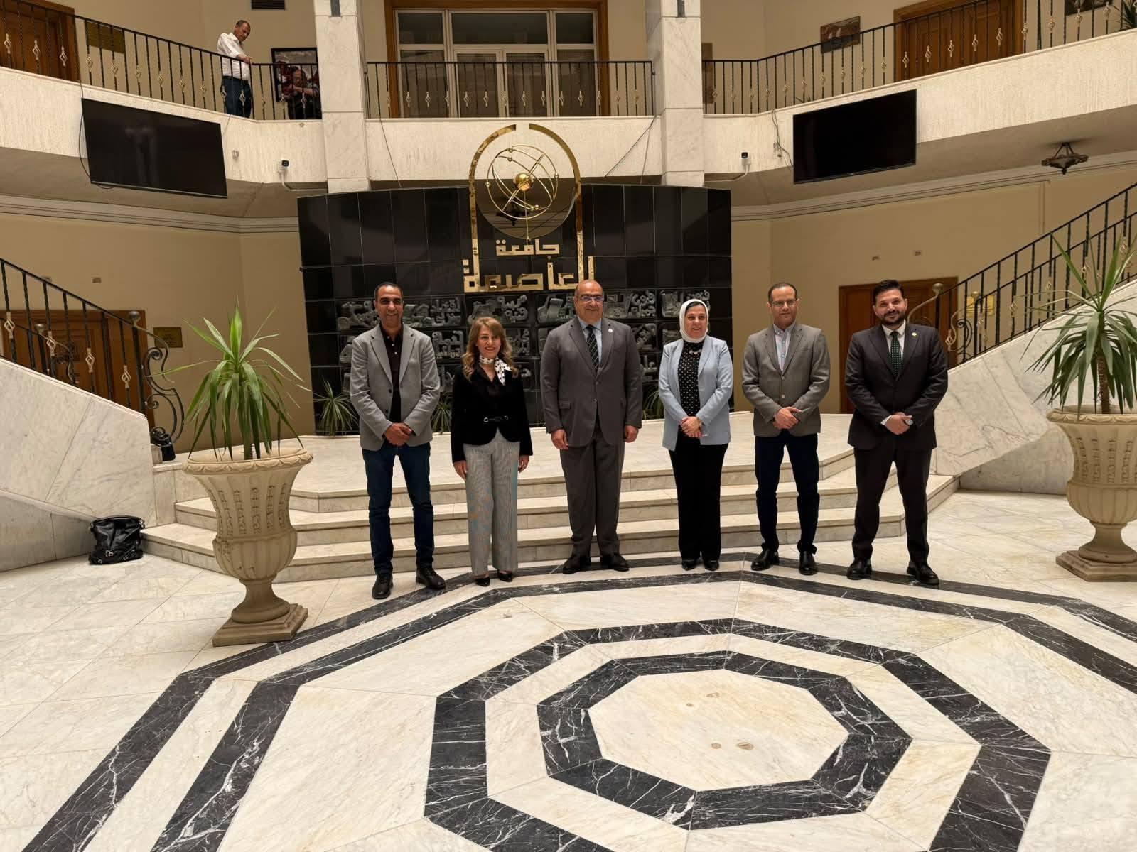 جامعة العاصمة تنظم اجتماعًا تنسيقيًا للتعاون مع جمعية الهلال الأحمر المصري