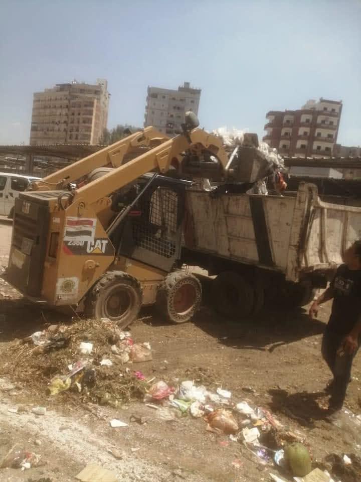 رفع 520 طن مخلفات والتعامل مع 19 بؤرة بمراكز ومدن محافظة الغربية
