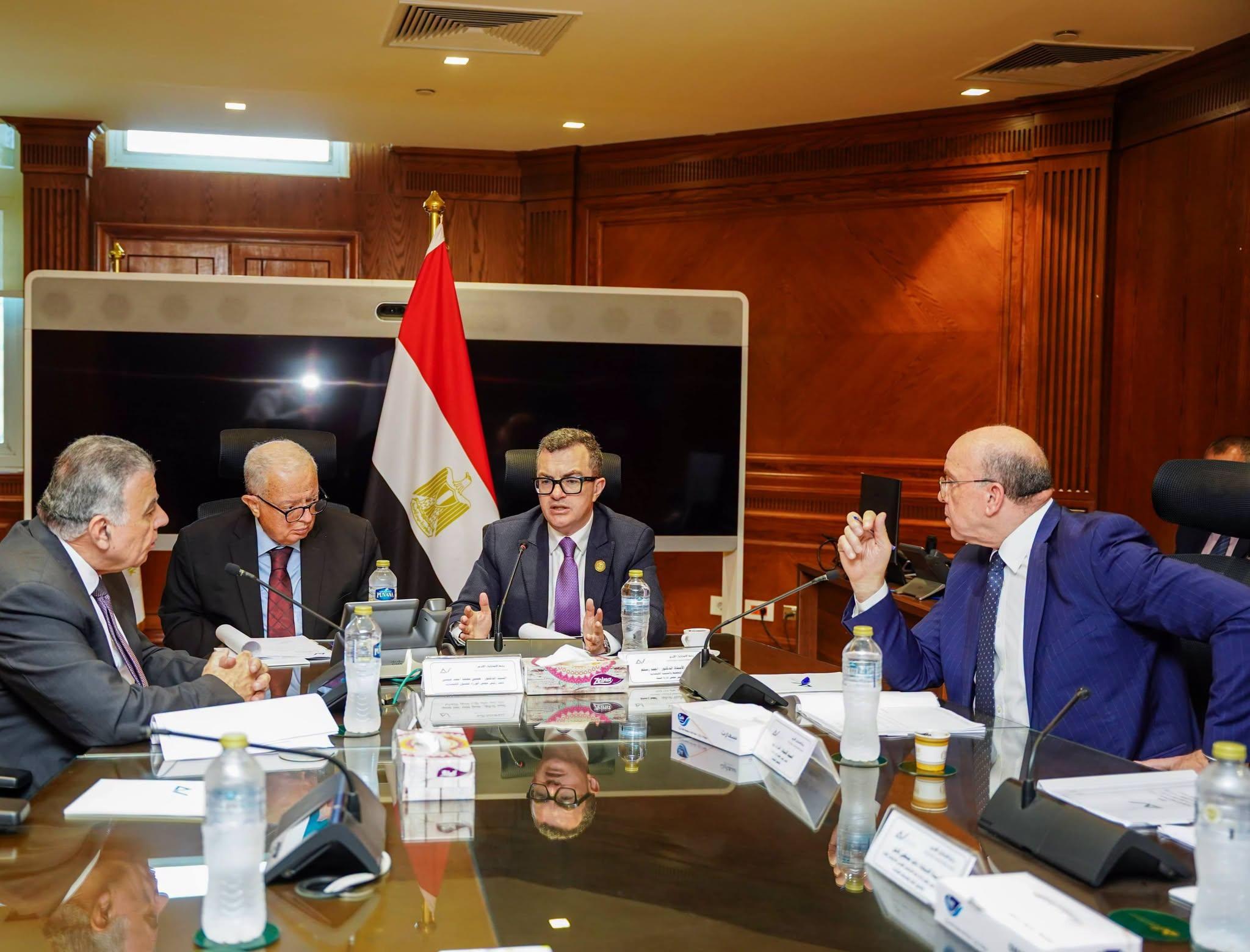 بحضور نائب رئيس الوزراء للشئون الاقتصادية.. وزير التخطيط والتنمية الاقتصادية يترأس اجتماع لجنة الاستثمار التابعة لبنك الاستثمار القومي