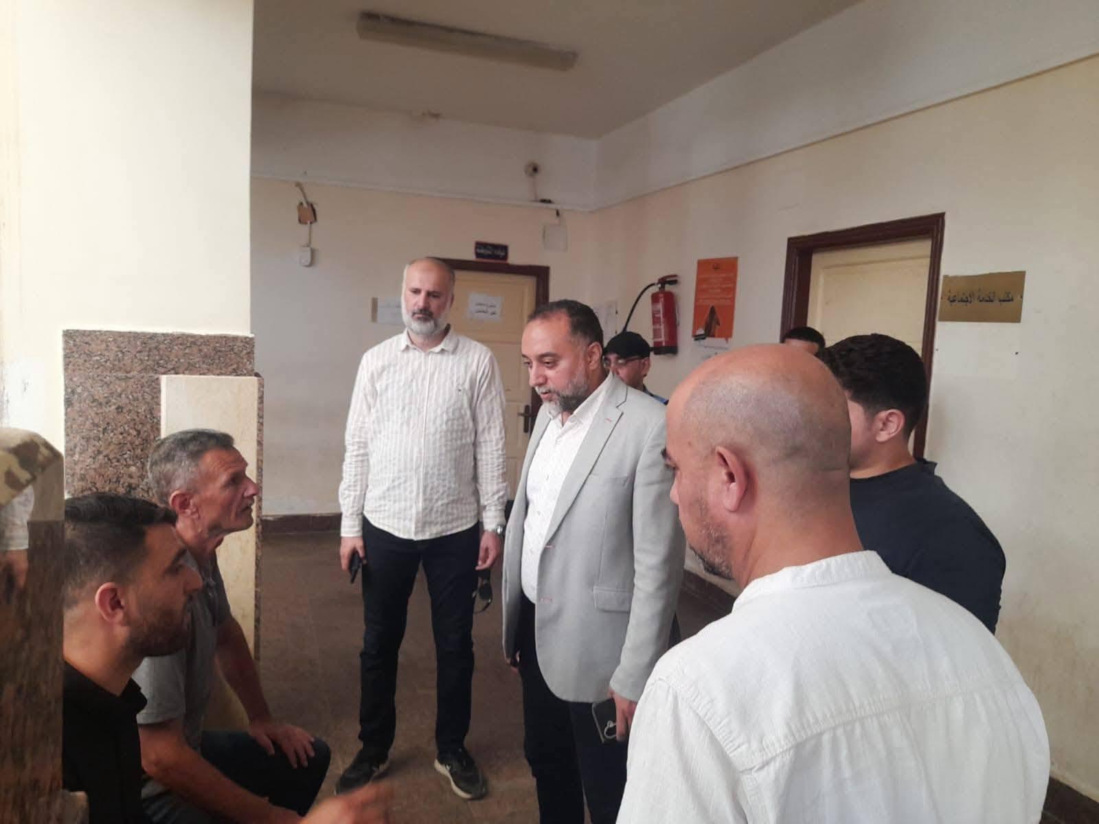 مؤكدًا على حسن معاملة الجمهور في المقام الأول "وكيل صحة سيناء" يفاجئ مستشفى العريش العام في جولة مرور صباحية لمتابعة انتظام وجودة الخدمات الطبية المقدمة للمواطنين