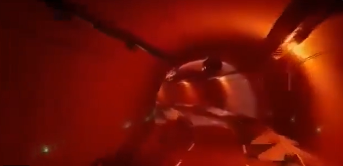 الحرس الثوري يكشف مجموعة من طائراته المسيّرة داخل نفق عسكري ضخم،