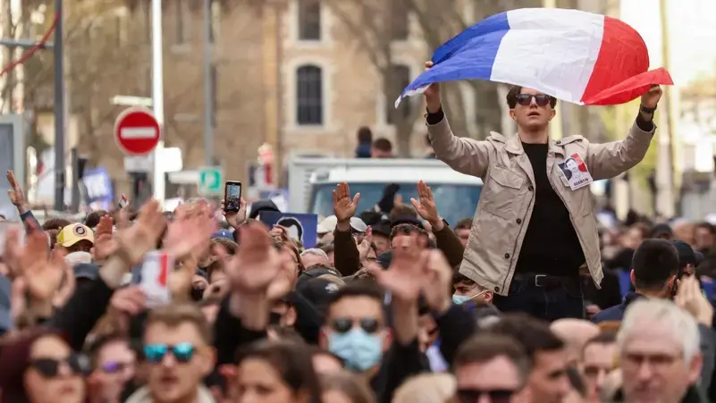 الأزمة تتفاقم.. فرنسا تقطع التواصل بين سفير أميركا وحكومتها