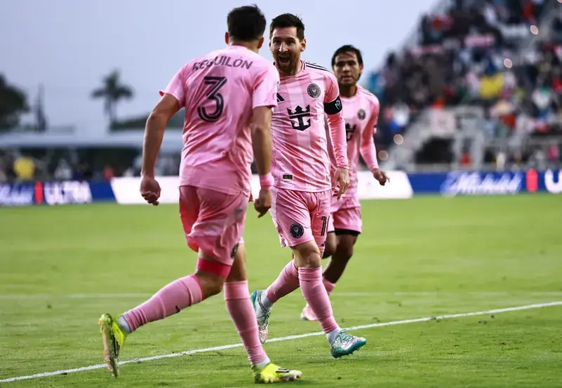 ميسي يشتري نادياً بالدرجة الخامسة في برشلونة