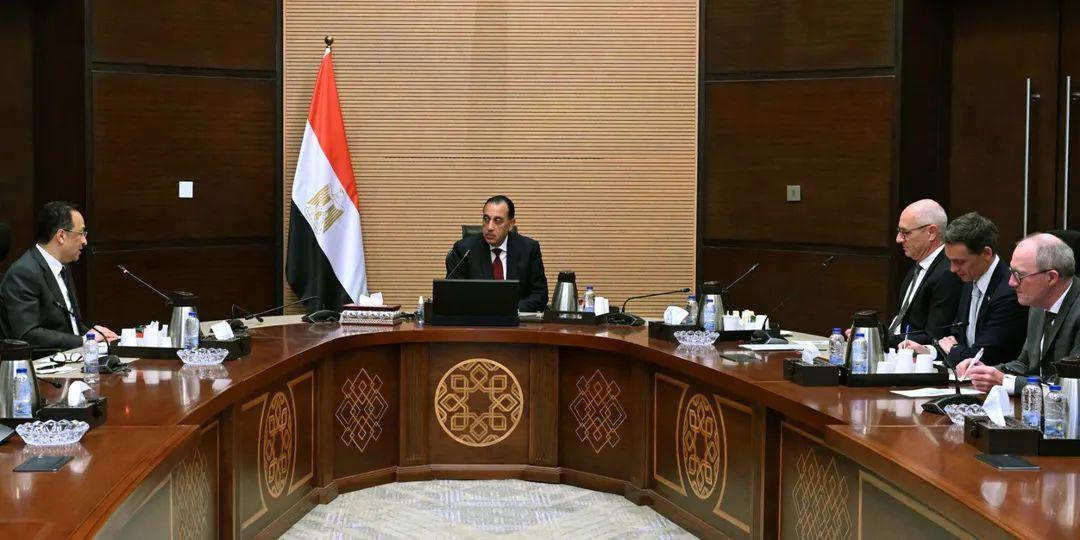 رئيس الوزراء يلتقي الرئيس التنفيذي لشركة "فاليو" الفرنسية