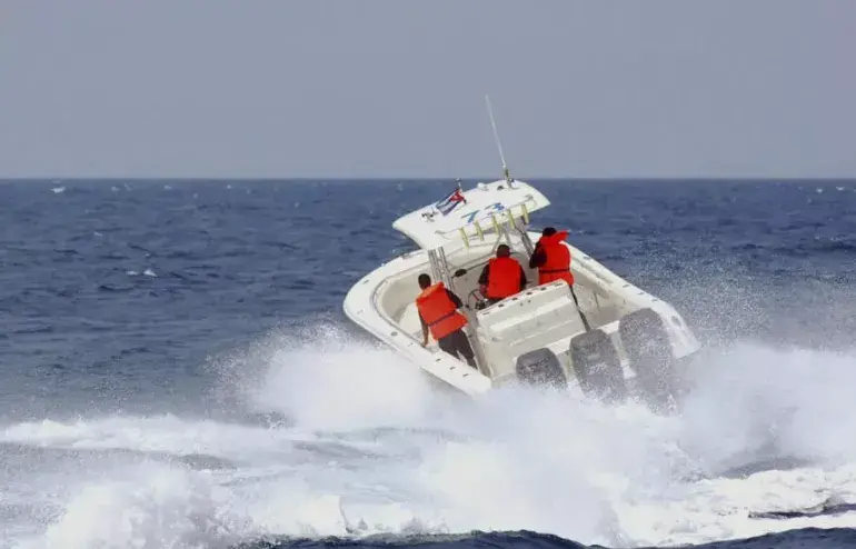 كوبا تعلن مقتل 4 أشخاص في زورق أمريكي بمياهها