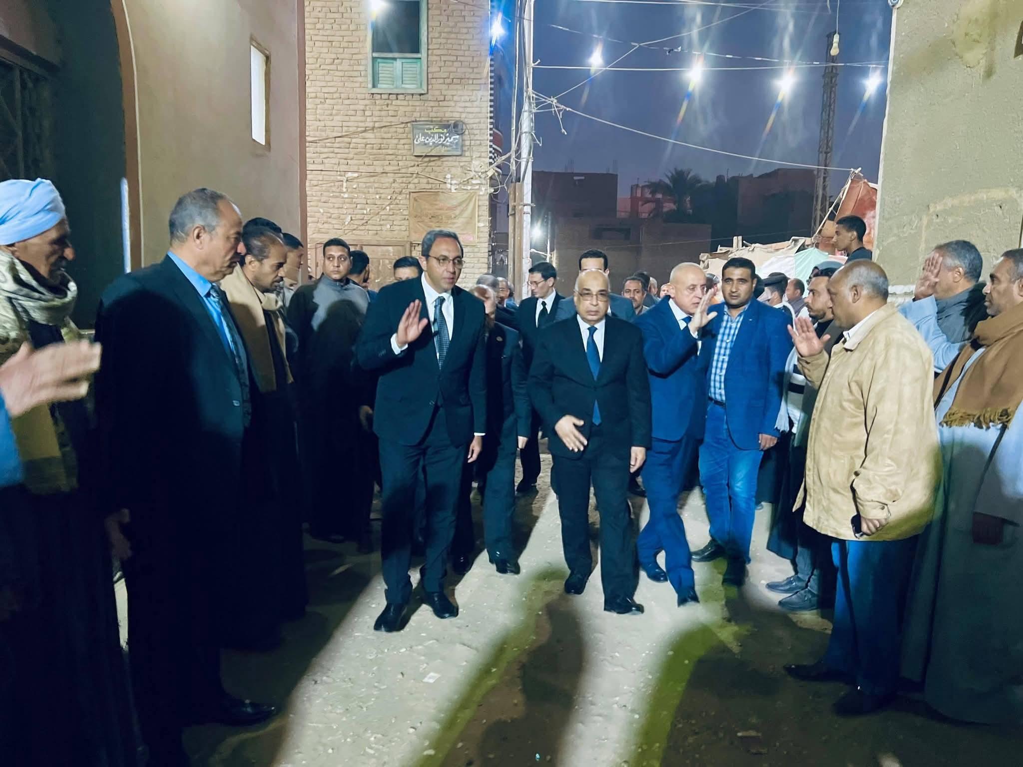 وزير العدل ومحافظا قنا والأقصر يقدمون واجب العزاء في شهيدة الواجب المستشارة سهام صبري الأنصاري بنقاده