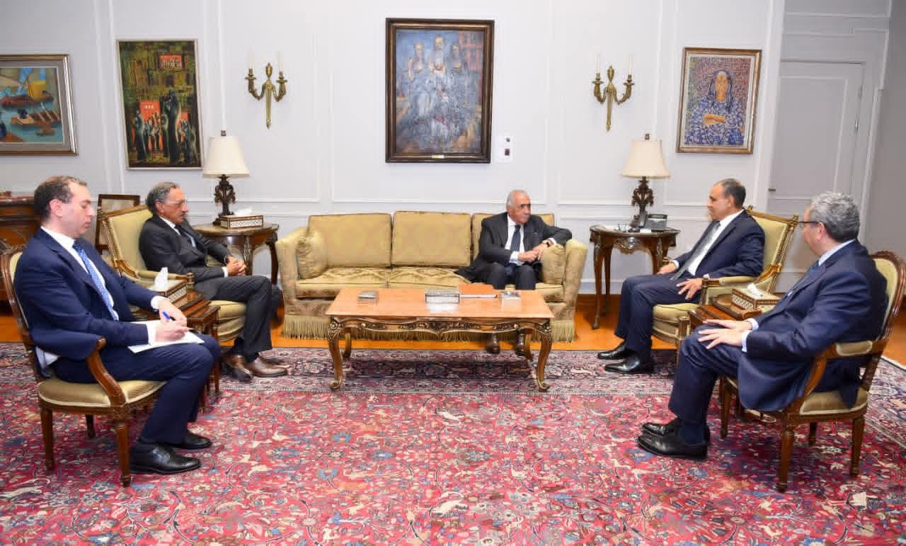 وزير الخارجية يستقبل مسئولى غرفة التجارة الأمريكية في القاهرة