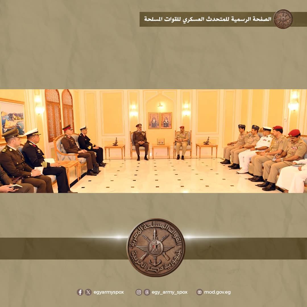 الفريق أحمد خليفة رئيس أركان حرب القوات المسلحة والوفد المرافق له يعود إلي أرض الوطن عقب إنتهاء زيارته الرسمية إلى سلطنة عُمان