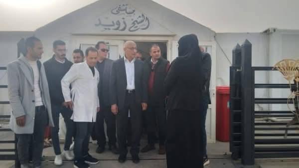 محافظ شمال سيناء يتأكد من جاهزيه المستشفيات ويزورها بنفسه فجأه.