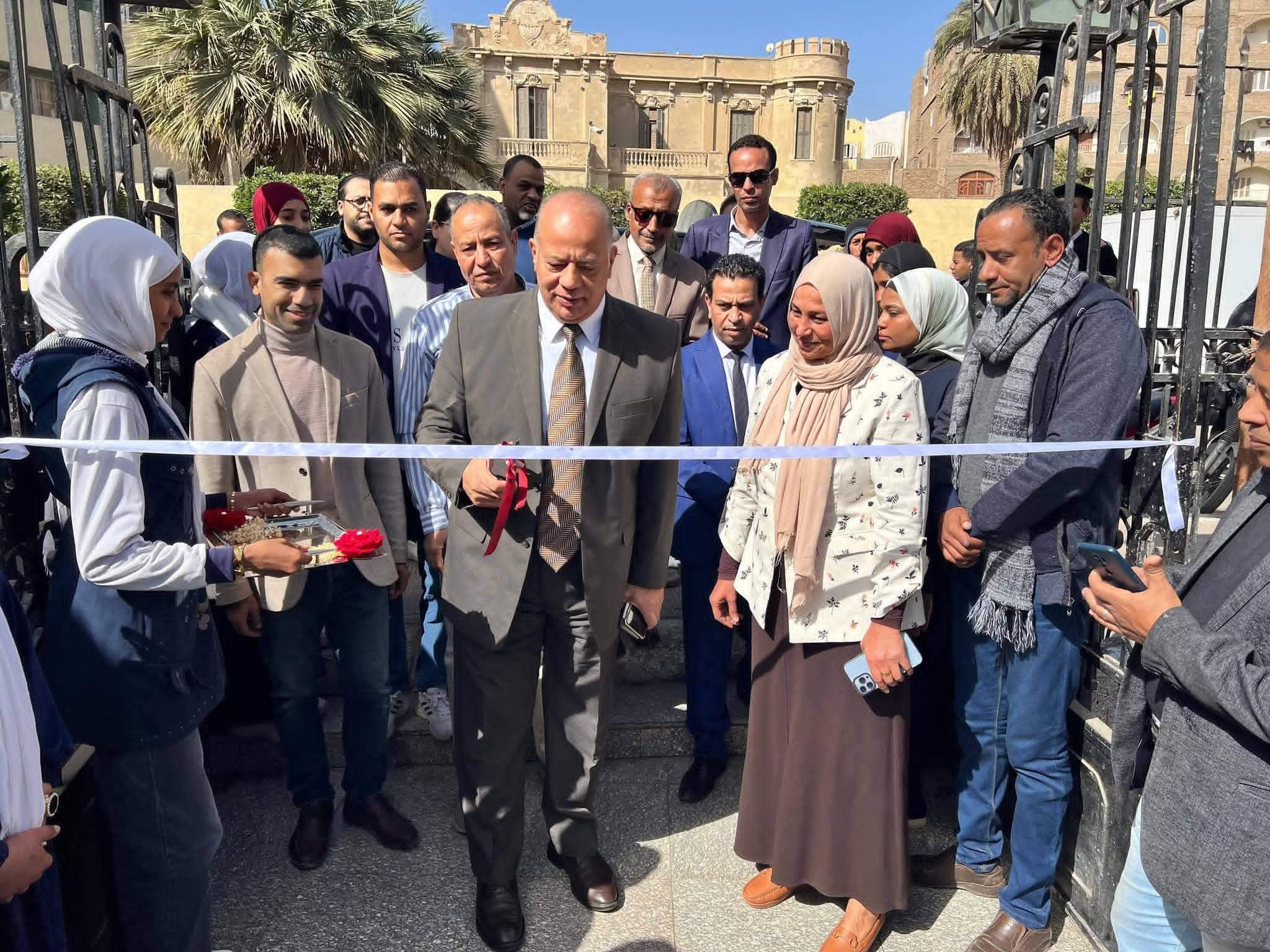 بمشاركة 35 شركة ومصنع.. انطلاق الملتقى التوظيفي لشباب الخريجين بقنا