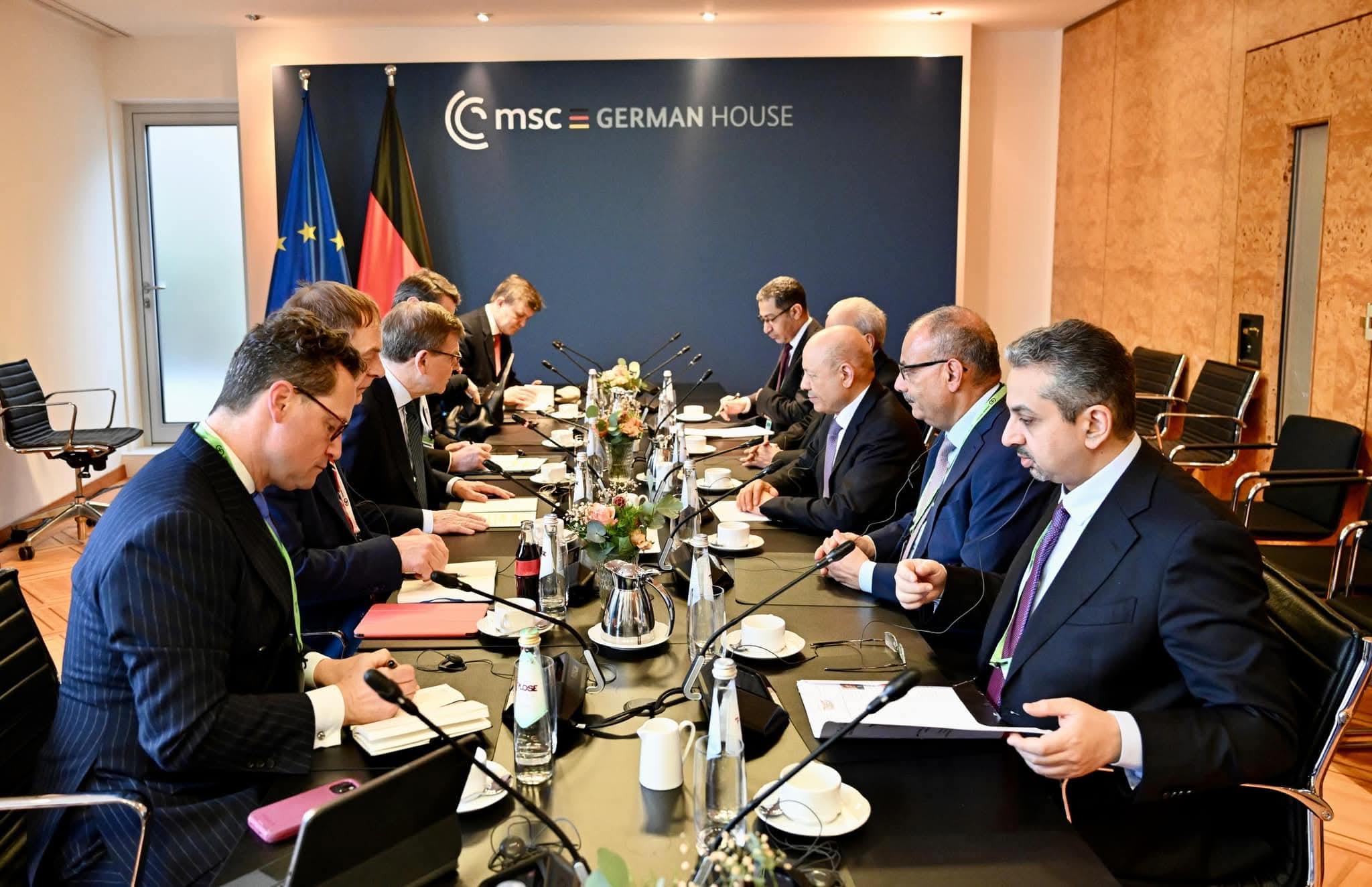 رئيس مجلس القيادة يبحث مع وزير الخارجية الالماني العلاقات الثنائية وسبل حشد الدعم الدولي للإصلاحات الحكومية