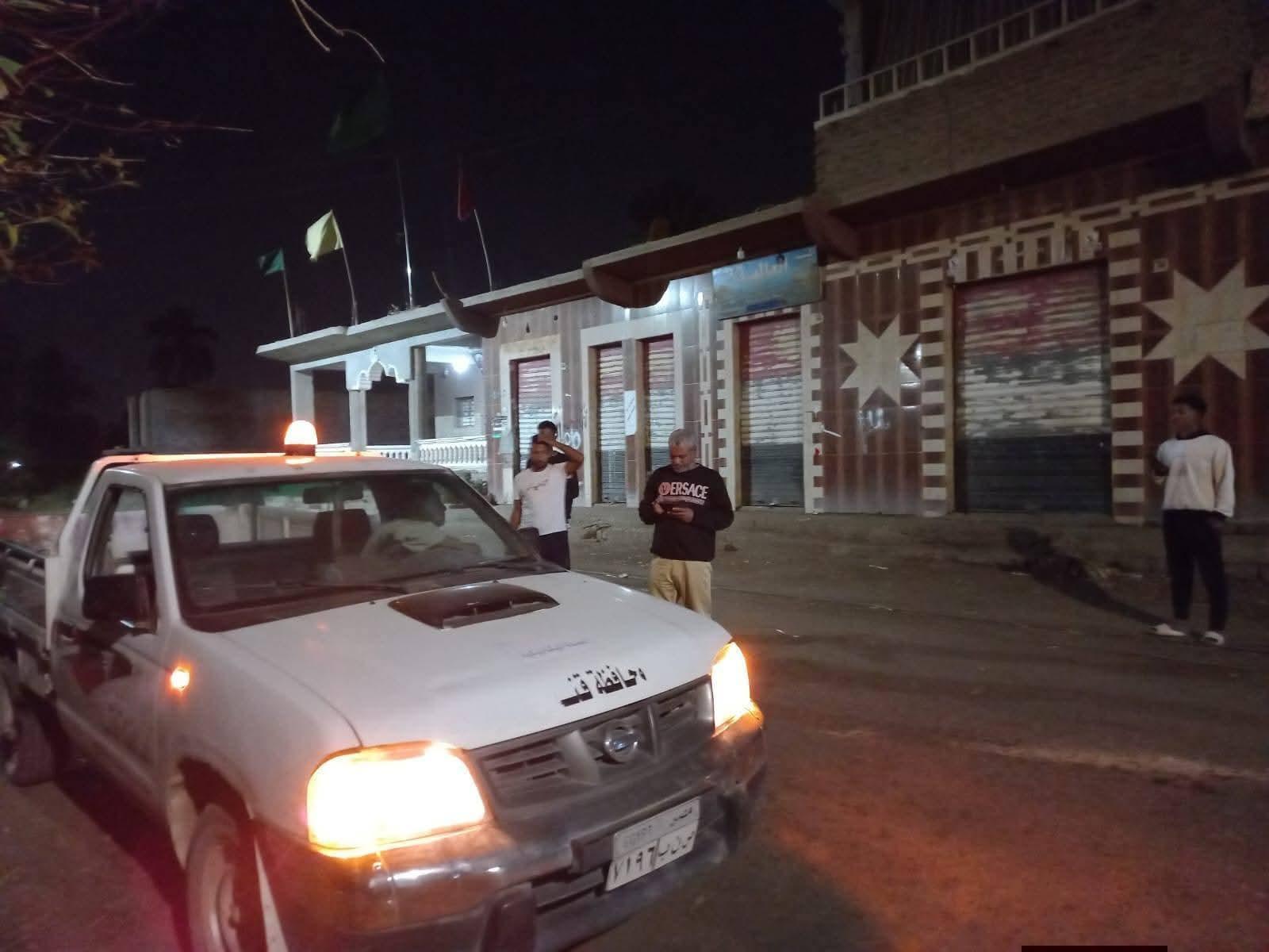 حملات مكثفة لـ "مجلس مدينة قوص" لمتابعة الالتزام بمواعيد الغلق الجديدة.