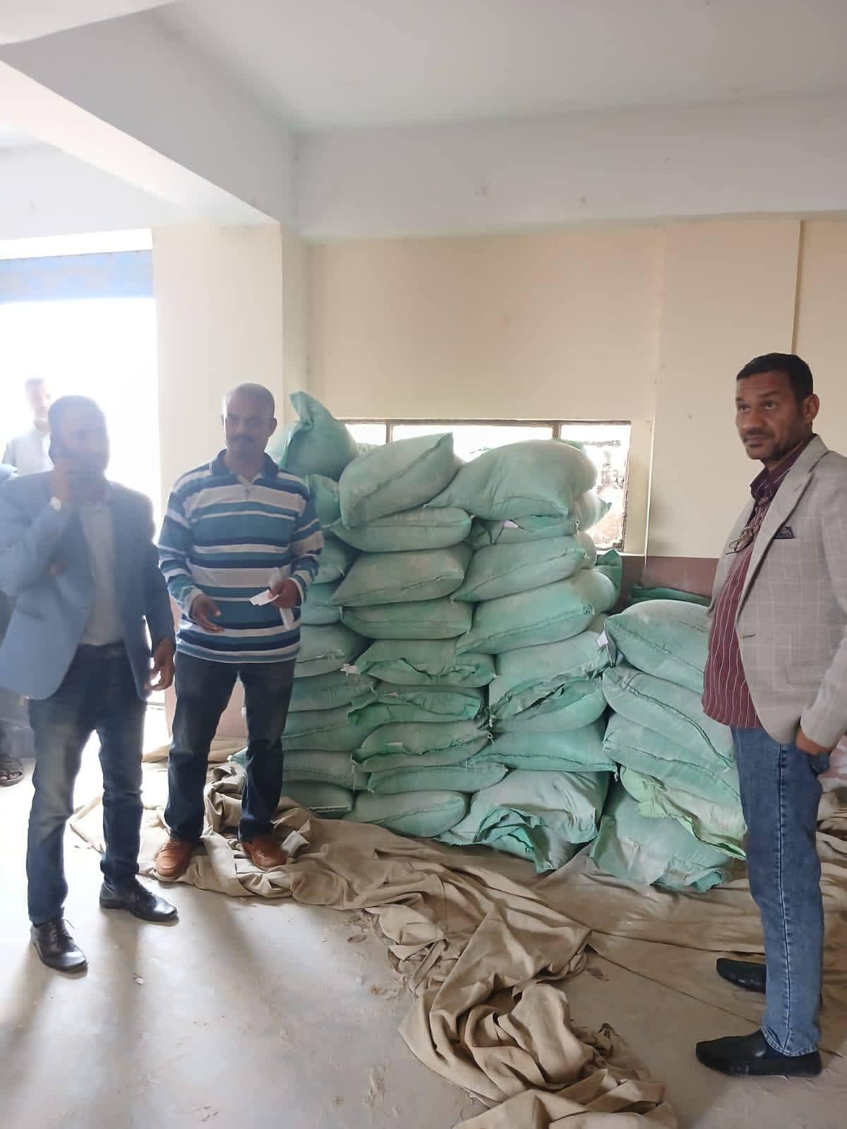 بتوجيهات محافظ قنا.. ضبط 43 جوال دقيق مدعم قبل بيعها في السوق السوداء بمركز قوص