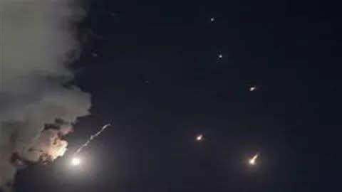 إيران تضربالبنيةالتحتيةالإسرائيلية بصاروخ انشطاري يصيب محطة قطار في تل أبيب