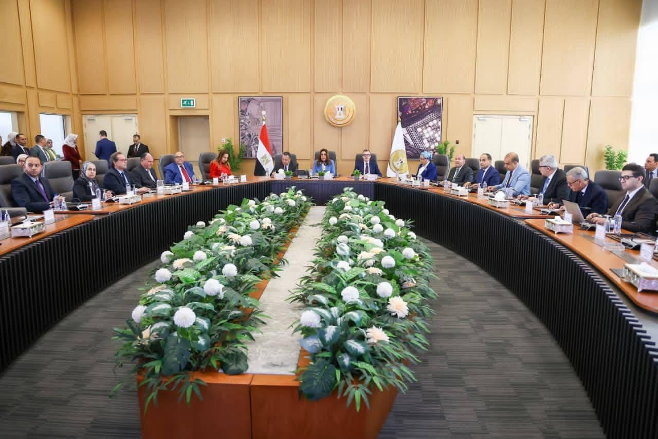 وزراء التنمية المحلية والبيئة والتخطيط والتنمية الاقتصادية والتعليم العالي والبحث العلمي ورئيسة المجلس القومي للمرأة يطلقون المرحلة الرابعة من المبادرة الوطنية للمشروعات الذكية الخضراء