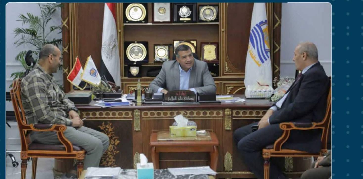 محافظ قنا يبحث مع رئيس "مصر العليا للكهرباء" سبل دعم المشروعات القومية وتطوير الخدمات