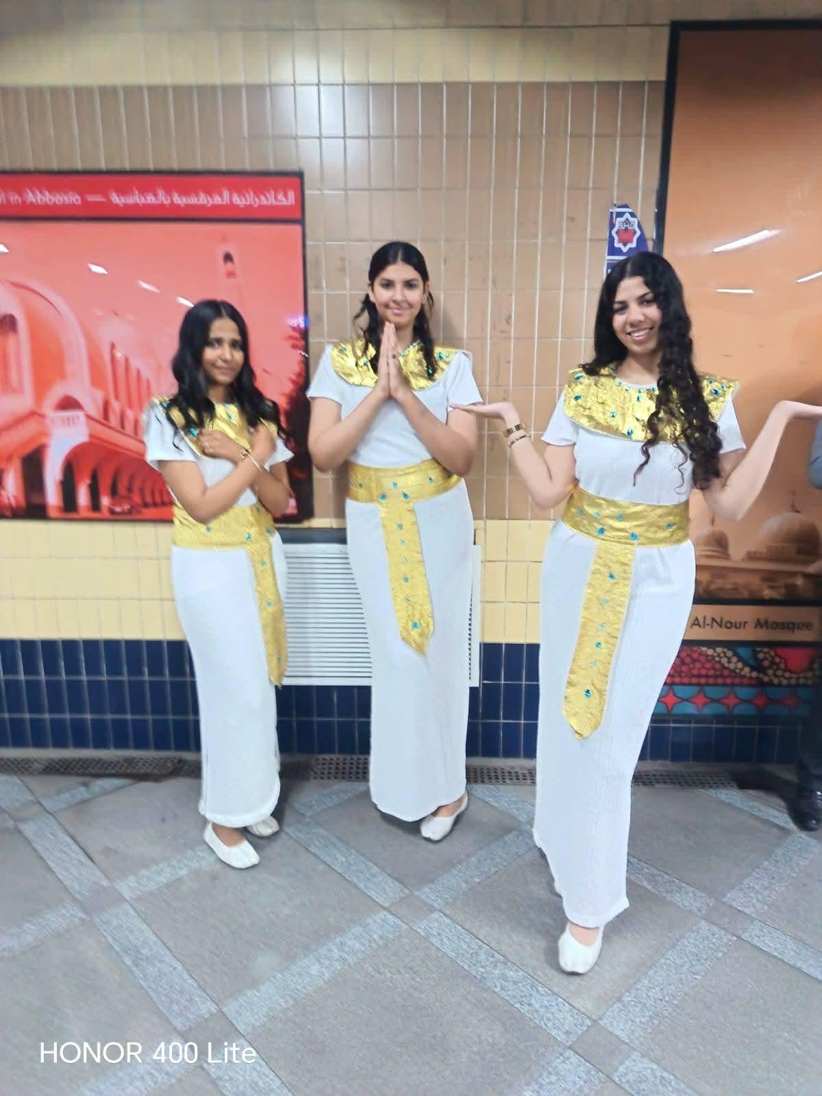 الثقافة تفاجئ جمهور محطة امبابة لمترو الأنفاق بعرض للسمسمية