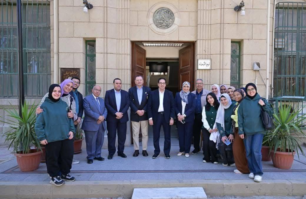 رئيس جامعة القاهرة في جولة مفاجئة داخل الحرم الجامعي لمتابعة ترشيد استهلاك الطاقة وتعظيم الاستفادة من الأصول وتحسين الخدمات المقدمة