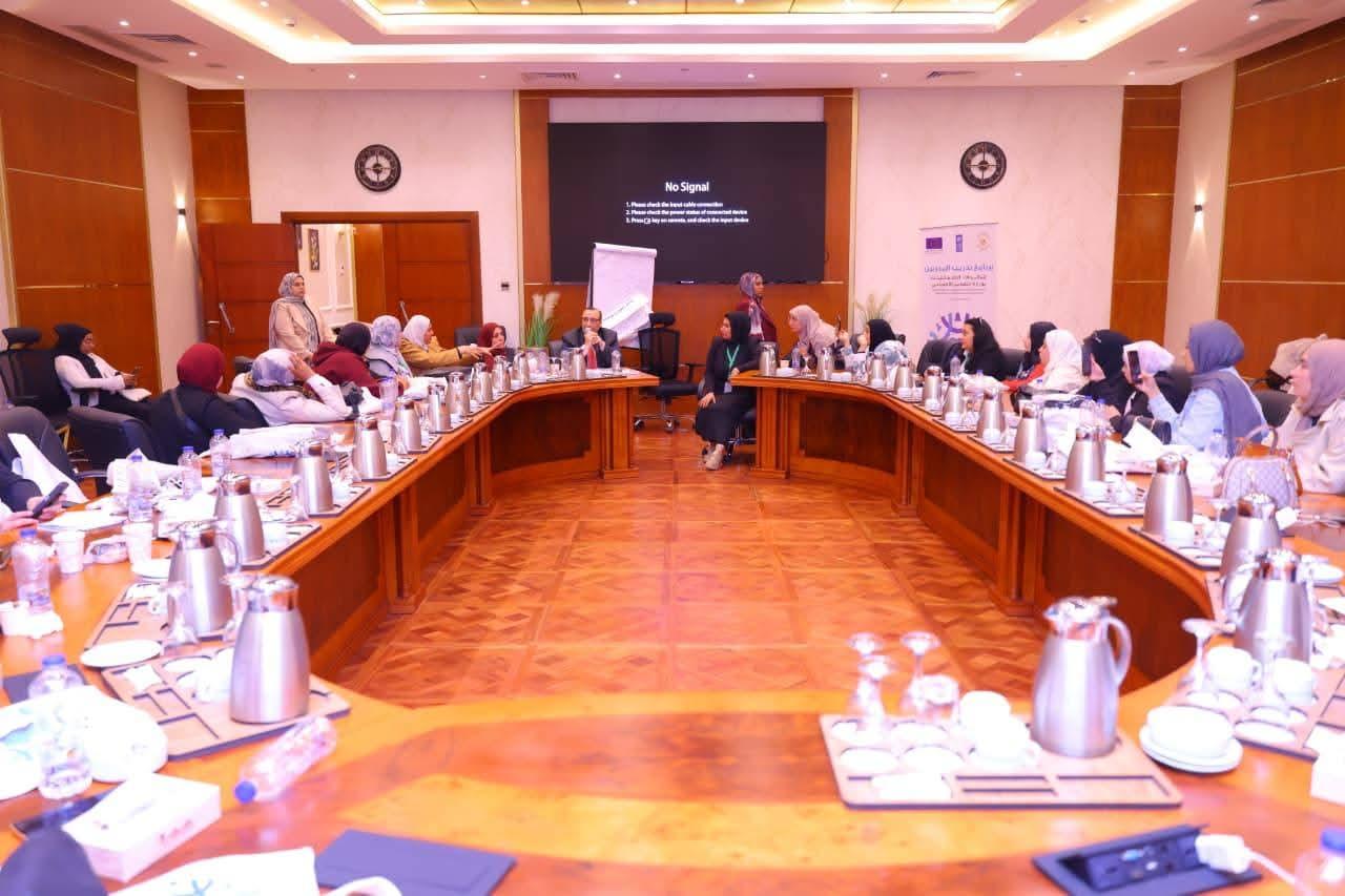 التضامن الاجتماعي تختتم فعاليات أولي نسخ البرنامج التدريبي المتخصص لإعداد المدربين للرائدات الاجتماعيات في إطار مشروع تعزيز القدرات المؤسسية والبشرية لوزارة التضامن الاجتماعي