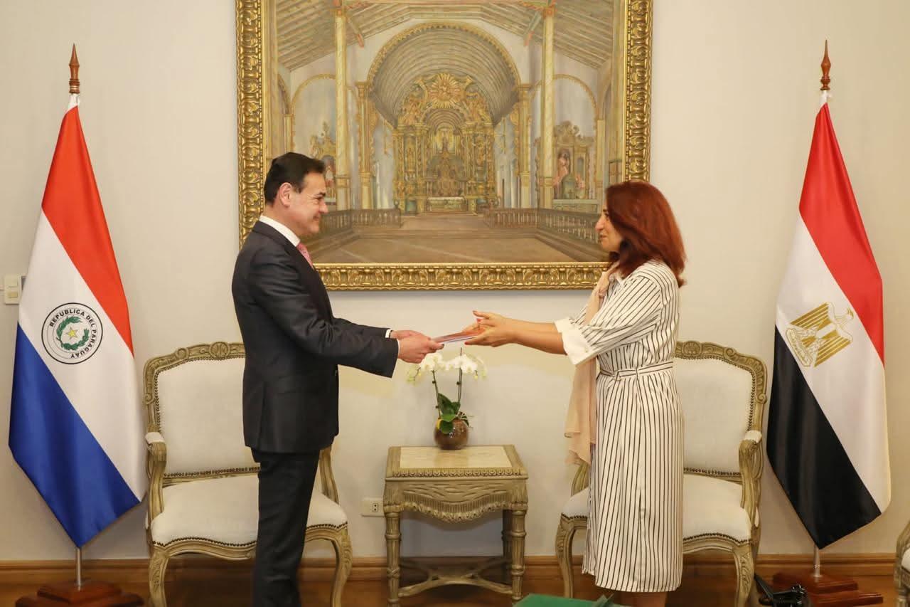 سفيرة مصر لدى جمهورية باراجواي تلتقي وزير الخارجية وتبحث سبل تطوير التعاون الثنائي