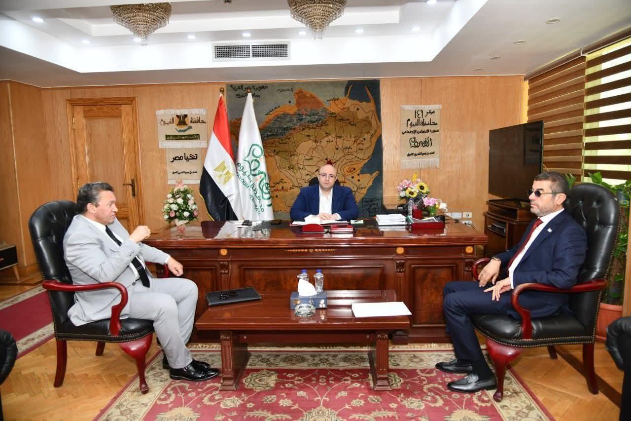 محافظ الفيوم يتابع التجهيزات والاستعدادات لافتتاح مكتب للتصديقات والخدمات القنصلية