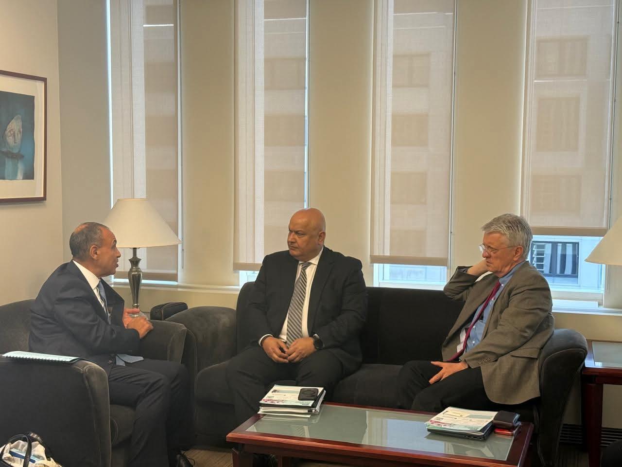 وزير الخارجية يلتقي المدير العالمي لقطاع المياه بمجموعة البنك الدولي لبحث تعزيز التعاون في قضايا المياه والتنمية