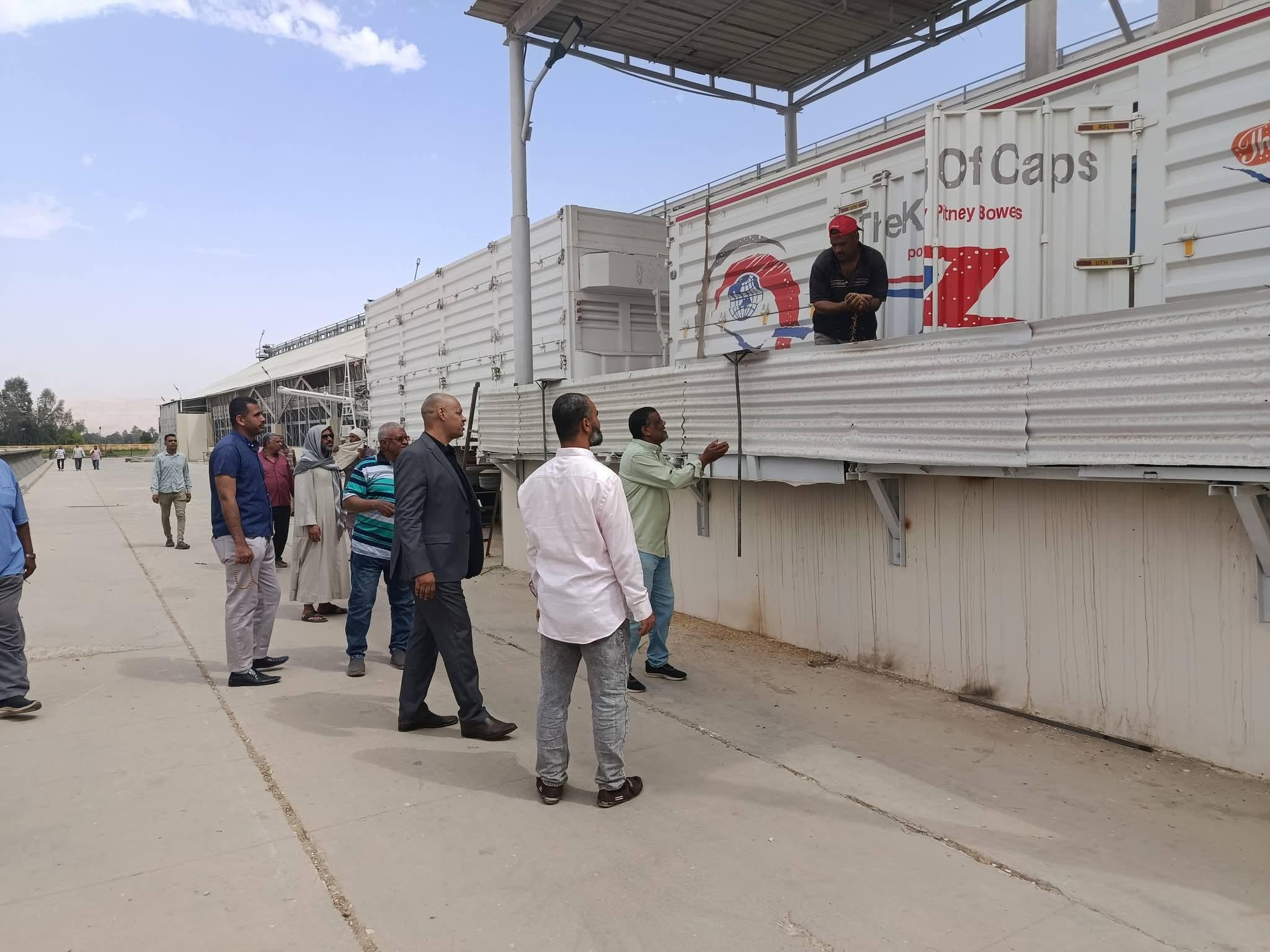 ضمن جولاته التفقديه رئيس قطاع قنا والبحر الأحمر لشركه مطاحن مصر العليا في جوله لمواقع مطاحن قوص