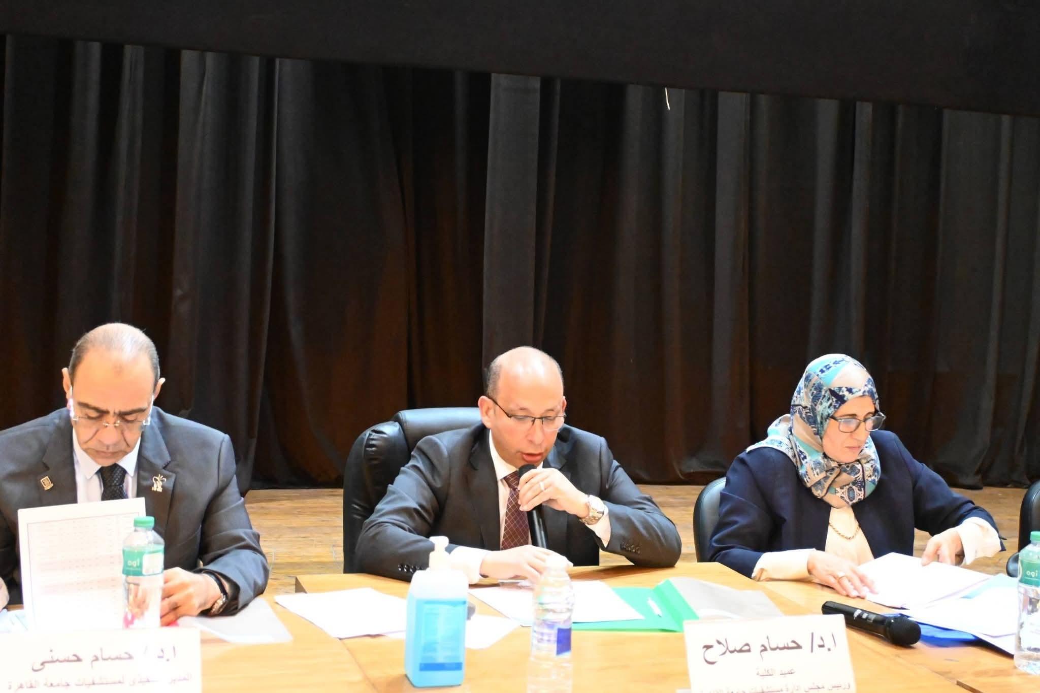 طب قصر العيني يعقد جلسة اختيار "الأطباء المقيمون" لدفعة نوفمبر ٢٠٢٣ وفق معايير الشفافية وتكافؤ الفرص