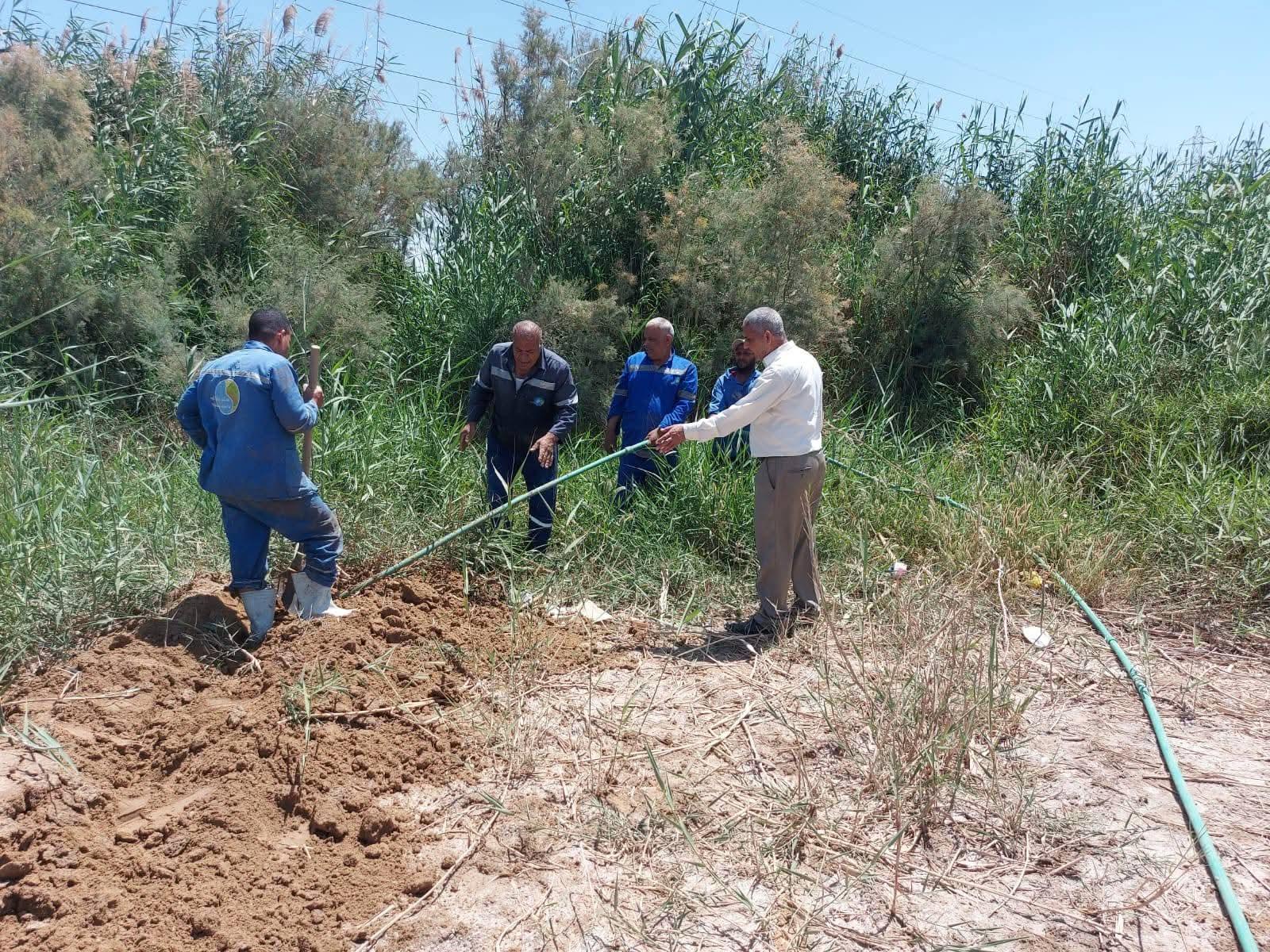 *مياه الفيوم: استمرار حملات التصدي لتوصيلات مياه الشرب الخلسة على طريق أسيوط الغربي* في إطار المتابعات المستمرة للتعديات على خطوط مياه الشرب، والتصدي لتوصيلات مياه الشرب