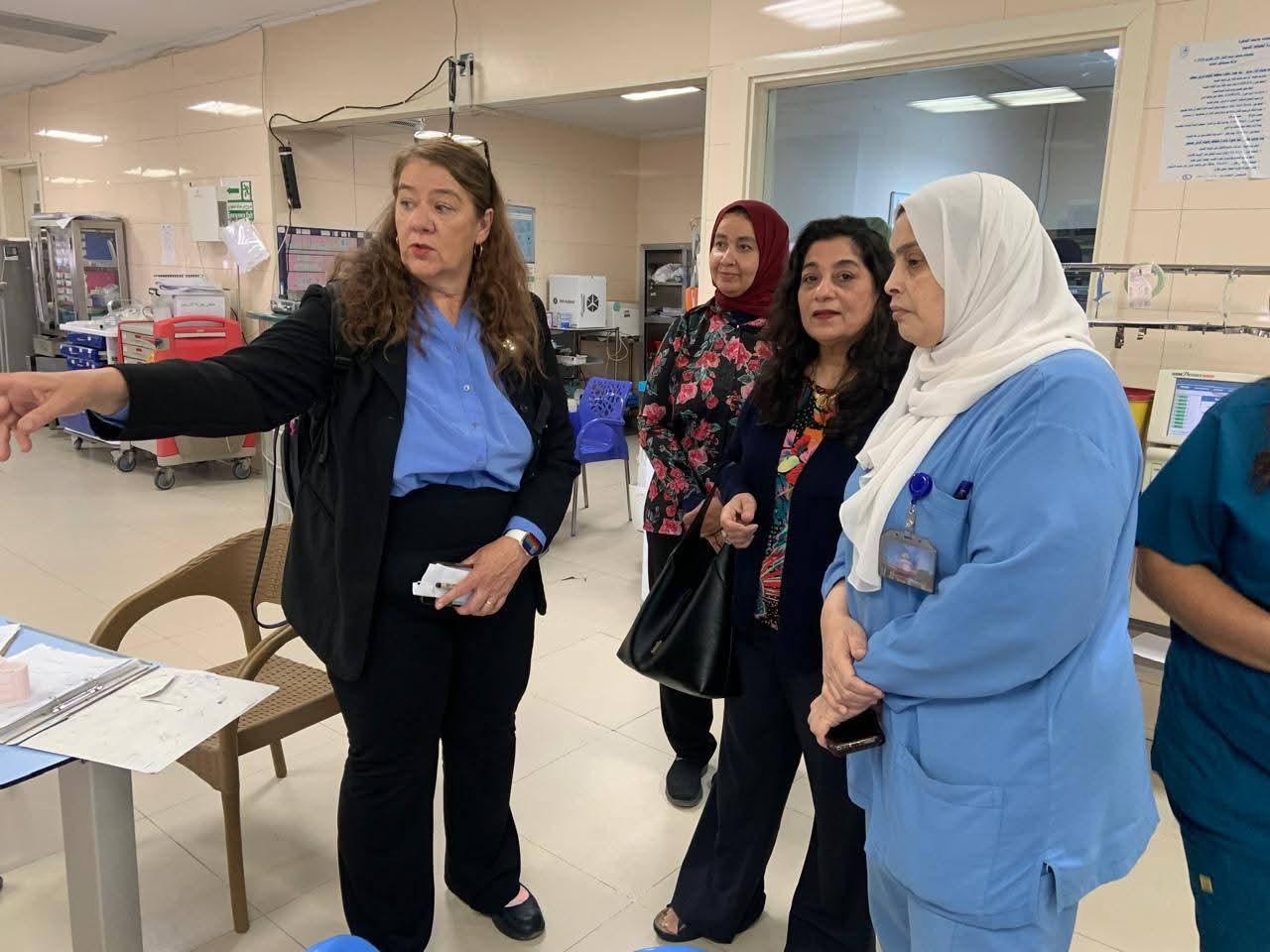 قصر العيني جامعة القاهرة يستضيف خبيرة عالمية لتطوير الرعاية بقلب الأطفال بمستشفى ابو الريش الياباني