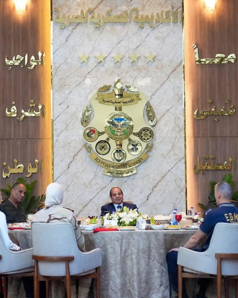 الرئيس السيسي القائد الأعلى للقوات المسلحة يتفقد مقر القيادة الاستراتيجية بالعاصمة الجديدة