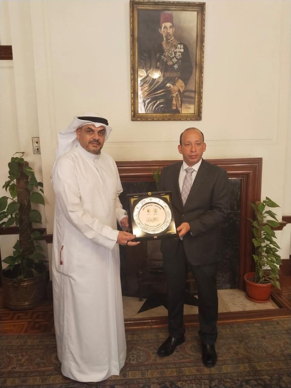 عميد "طب قصر العيني جامعة القاهرة" يستقبل رئيس المكتب الثقافي الكويتي لبحث أحوال الطلبة ودعم التعاون الأكاديمي