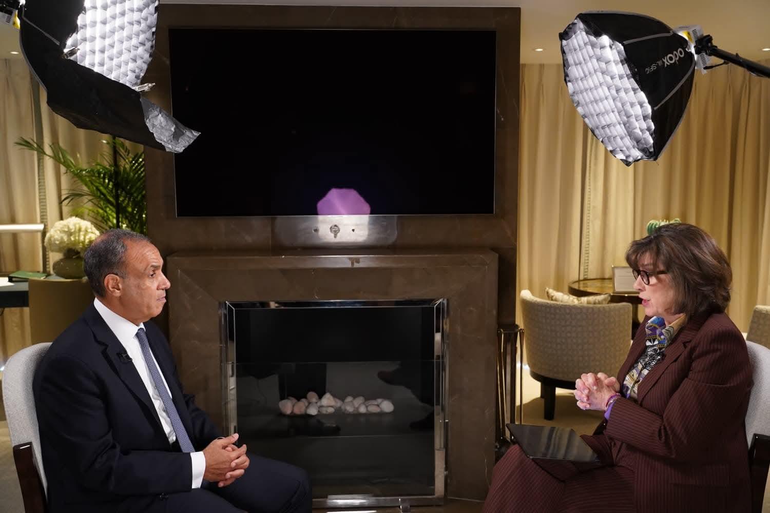 وزير الخارجية اجري، لقاءً مع الإعلامية "كريستيان أمانبور" على قناة CNN، على هامش زيارته إلى لندن