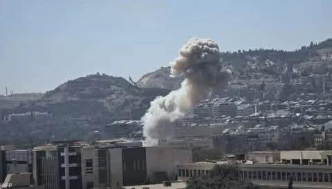 مقتل جندي على الأقل وأصيب 12 شخصا جراء انفجار سيارة مفخخة في دمشق